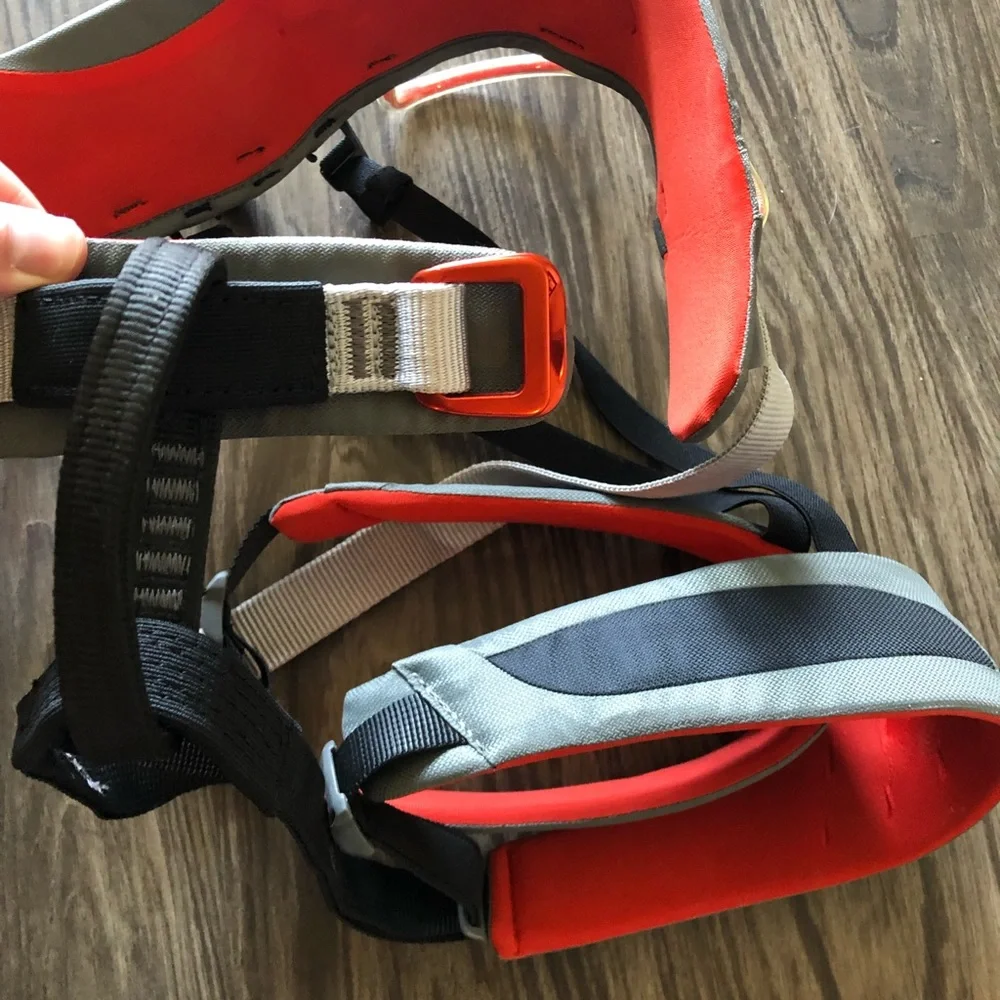 Black Diamond Momentum Harness Black Red Size Small Rock Climbing Mens Womens - Picture 8 of 9
